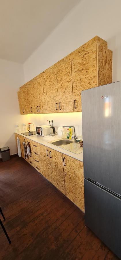 Bee Hostel Paphos 外观 照片