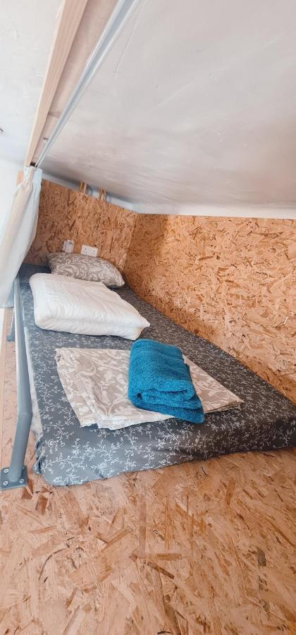 Bee Hostel Paphos 外观 照片