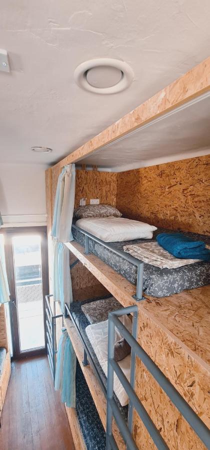 Bee Hostel Paphos 外观 照片